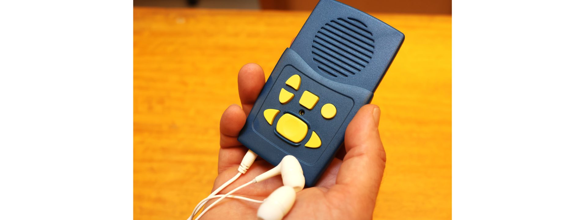 Illustration de Envoy Connect, petit appareil de lecture de livres audio